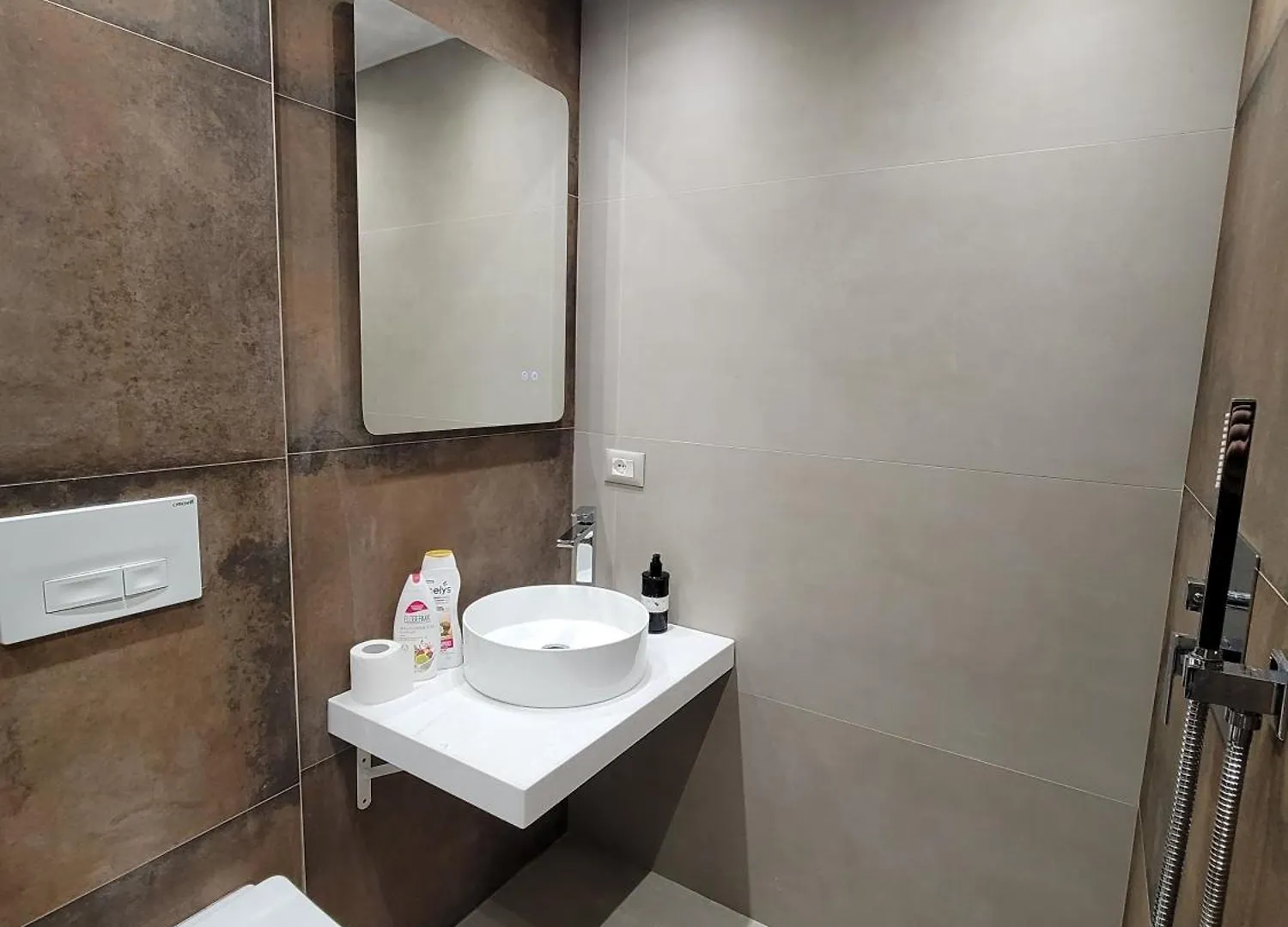 Aura Apartments Tirana 1 Albania