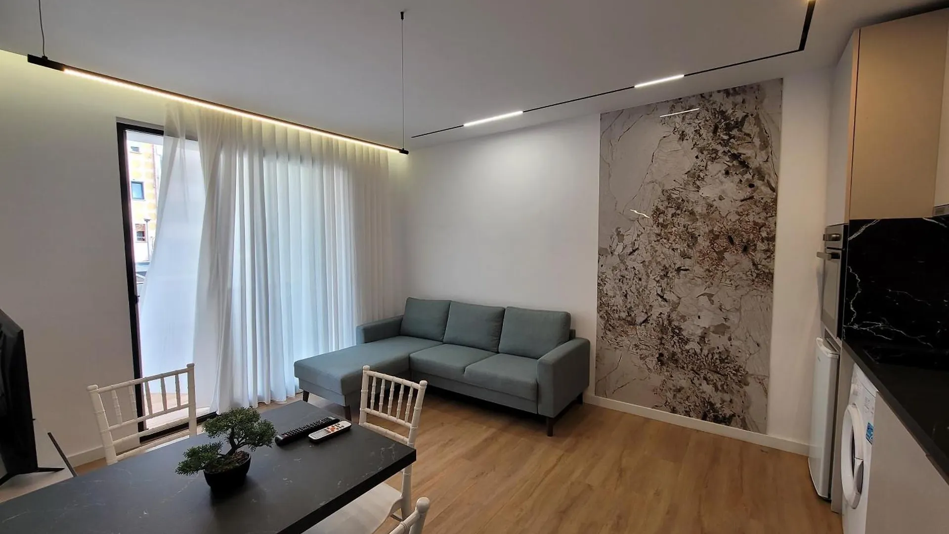 Aura Apartments Tirana 1