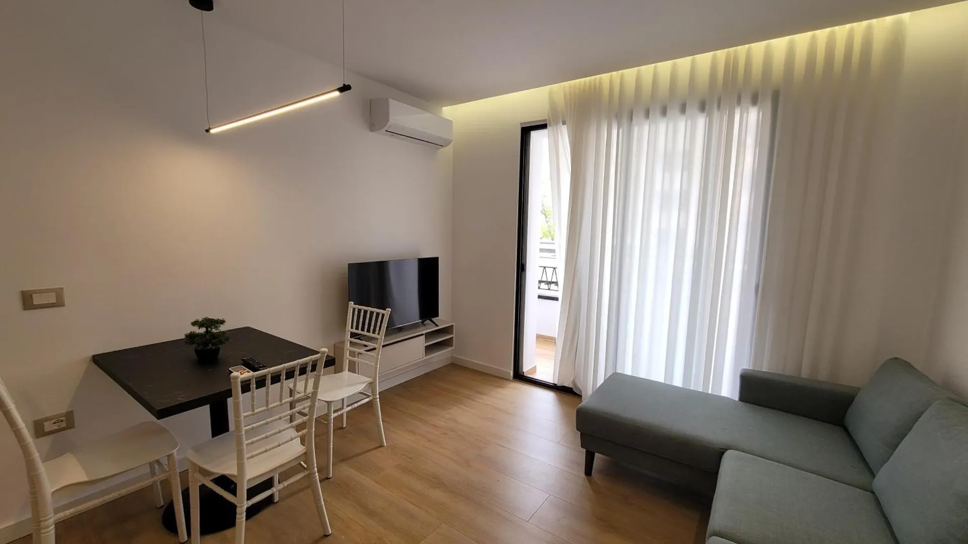 Aura Apartments Tirana 1